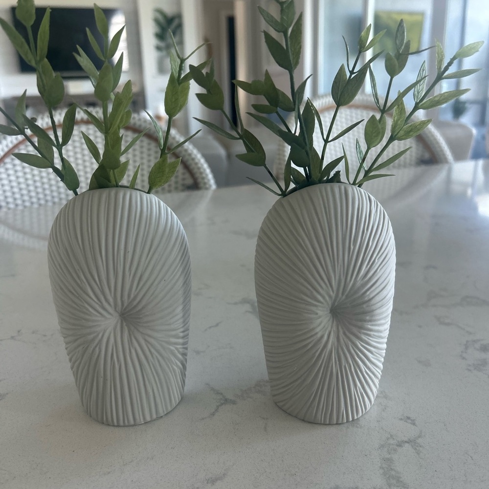 Modern White Textured Vase Set (2)